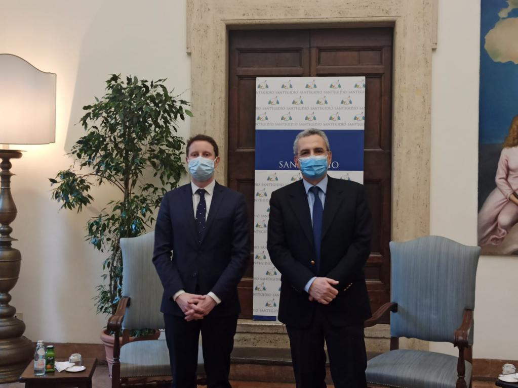 De Franse staatssecretaris voor Europese Zaken Clément Beaune en minister Vincenzo Amendola bezoeken Sant'Egidio